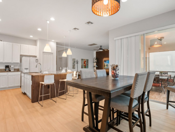 Luxury Vacation Home in Kissimmee 6-Bedroom Home with Private Pool & Great Amenities